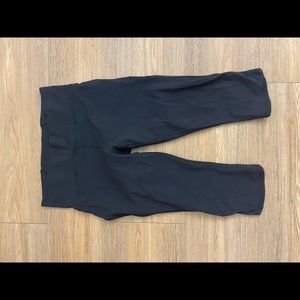 EUC Lululemon Black Crops
